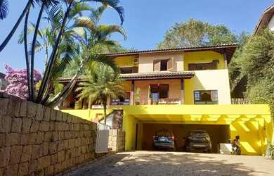 Imagem: A casa em condomínio possui 5 Dormitórios, 3 Banheiros, 5