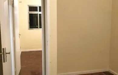 Imagem: O apartamento possui 2 Dormitórios, 1 Banheiro e 1 Vaga na