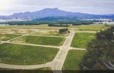 Imagem: O terreno à venda possui e está localizado em Sertão do