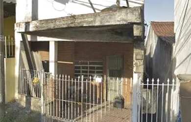 Imagem: A casa possui 5 Dormitórios, 5 Banheiros, 1 Vaga na garagem