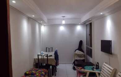 Imagem: O apartamento possui 2 Dormitórios, 1 Banheiro, 1 Vaga na garagem