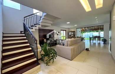 Imagem: A casa em condomínio possui 4 Dormitórios, 5 Banheiros, 4