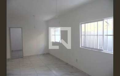 Imagem: A casa possui 2 Dormitórios, 1 Banheiro, 70m² de Área e