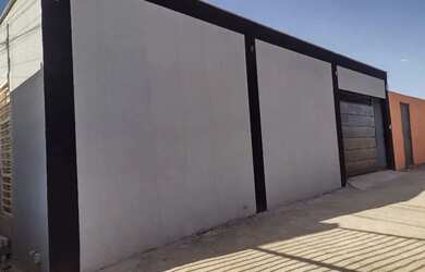 Imagem: A casa em condomínio possui 2 Dormitórios, 4 Banheiros, 2