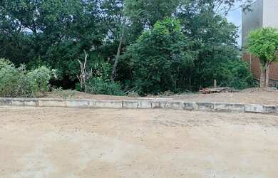 Imagem: O terreno possui 135m² de Área e está localizado em Campo