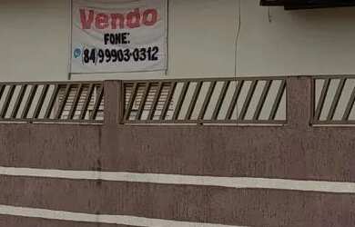 Imagem: A casa possui 2 Dormitórios, 2 Banheiros e está localizado