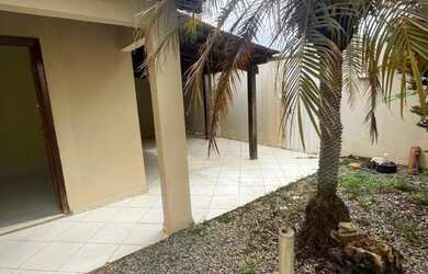 Imagem: A casa possui 3 Dormitórios, 3 Banheiros, 2 Vagas na garagem