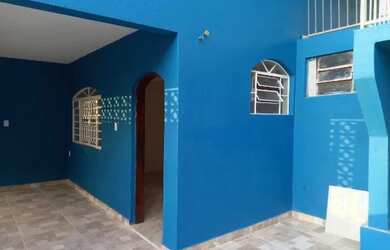 Imagem: A casa possui 3 Dormitórios, 3 Banheiros, 2 Vagas na garagem