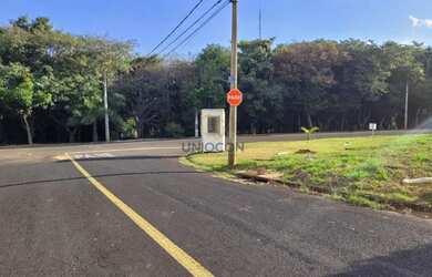 Imagem: O terreno possui 360m² de Área e está localizado em Franca