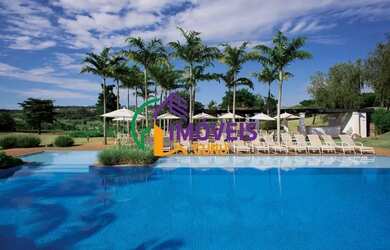 Imagem: A casa em condomínio possui 5 Dormitórios, 5 Banheiros, 5