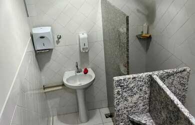 Imagem 9: Imóvel para aluguel possui 450 metros quadrados em Olaria - Rio de Janeiro...