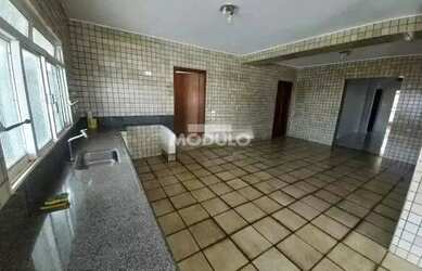 Imagem 2: Casa residencial disponivel para locação no bairro Osvaldo Rezende