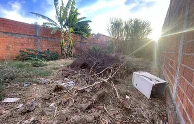 Imagem: O terreno possui 200-0m² de Área e está localizado em Arapoanga