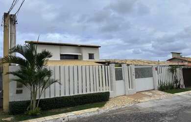 Imagem: A casa possui 5 Dormitórios, 5 Banheiros, 4 Vagas na garagem