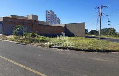 Imagem: O terreno possui 372m² de Área e está localizado em Jardim