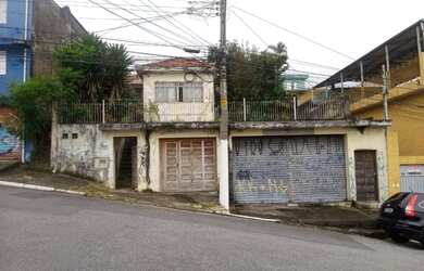 Imagem: O terreno possui 645m² de Área e está localizado em Penha