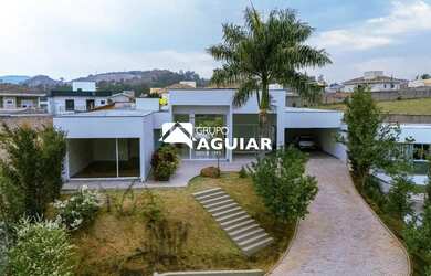 Imagem: A casa em condomínio possui 5 Dormitórios, 5 Banheiros, 4