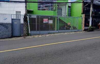 Imagem: O depósito possui 1 Vaga na garagem, 300m² de Área e está