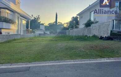 Imagem: O terreno à venda possui e está localizado em Jardim Europa