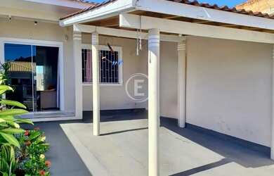 Imagem: A casa possui 2 Dormitórios, 1 Banheiro, 1 Vaga na garagem