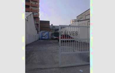 Imagem: O depósito possui 5 Vagas na garagem, 320m² de Área e está