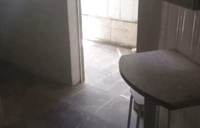 Imagem: A casa possui 1 Dormitório, 1 Banheiro e está localizado