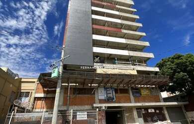 Imagem: O apartamento possui 3 Dormitórios, 1 Banheiro, 1 Vaga na garagem