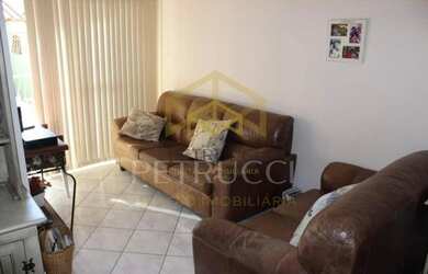 Imagem: O apartamento possui 1 Dormitório, 1 Banheiro, 2 Vagas na garagem