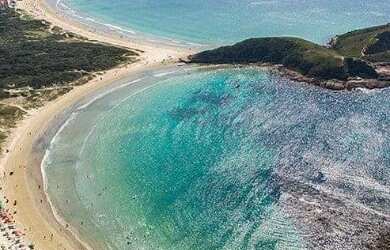 Imagem 14: Feriados Cabo Frio Praia do Pero. Casa na rua atrás da Praia do Pero
