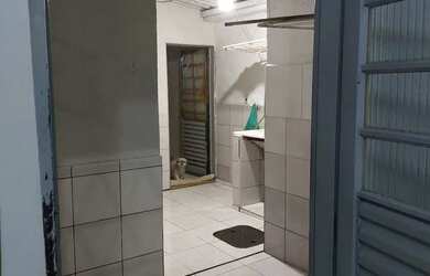 Imagem: A casa possui 1 Dormitório, 1 Banheiro e está localizado