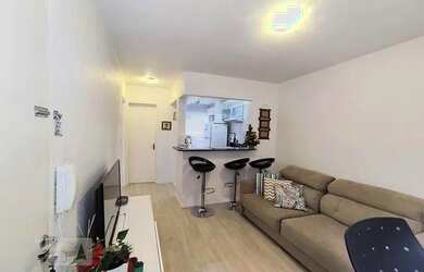 Imagem: O apartamento possui 1 Dormitório, 1 Banheiro, 1 Vaga na garagem