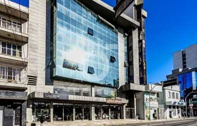 Imagem: O depósito possui 1 Vaga na garagem e 102m² de Área e está