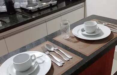 Imagem: A kitnet possui 1 Dormitório, 1 Banheiro, 1 Vaga na garagem