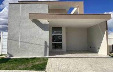 Imagem: A casa em condomínio possui 3 Dormitórios, 2 Banheiros, 1