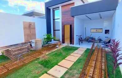 Imagem: A casa possui 3 Dormitórios, 2 Banheiros, 2 Vagas na garagem