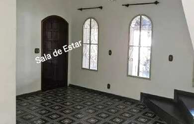 Imagem: A casa possui 3 Dormitórios, 3 Banheiros, 3 Vagas na garagem