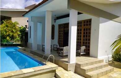 Imagem: A casa possui 4 Dormitórios, 450m² de Área e está localizado