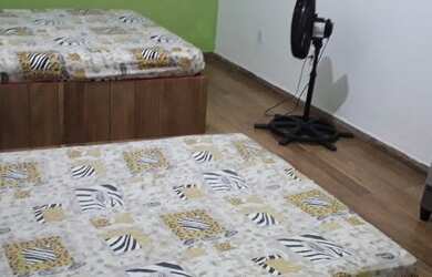 Imagem 8: Feriados Cabo Frio Praia do Pero. Casa na rua atrás da Praia do Pero