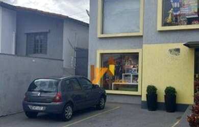 Imagem: O depósito possui 5 Vagas na garagem, 155m² de Área e está