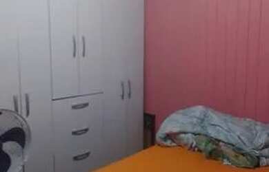 Imagem: A casa possui 3 Dormitórios, 3 Banheiros, 2 Vagas na garagem