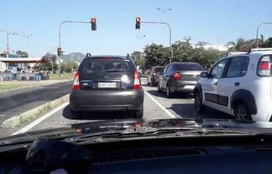 Imagem: O depósito possui 5 Vagas na garagem, 570m² de Área e está