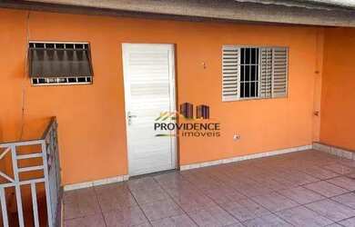 Imagem: A casa possui 3 Dormitórios, 3 Banheiros, 2 Vagas na garagem