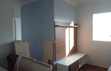 Imagem: O apartamento possui 2 Dormitórios, 1 Banheiro, 1 Vaga na garagem