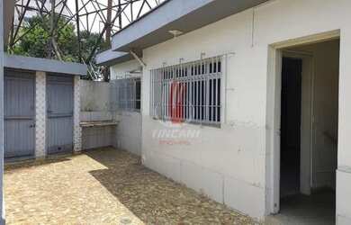 Imagem: A casa possui 2 Dormitórios, 1 Banheiro, 170m² de Área e