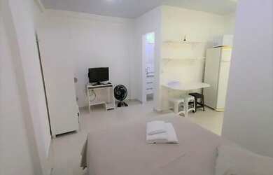 Imagem: A kitnet possui 1 Dormitório, 1 Banheiro, 1 Vaga na garagem