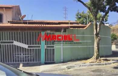 Imagem: A casa possui 3 Dormitórios, 3 Banheiros, 3 Vagas na garagem