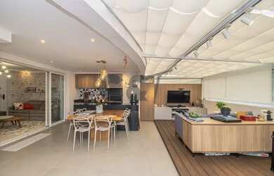 Imagem: O apartamento possui 4 Dormitórios, 5 Banheiros, 3 Vagas na