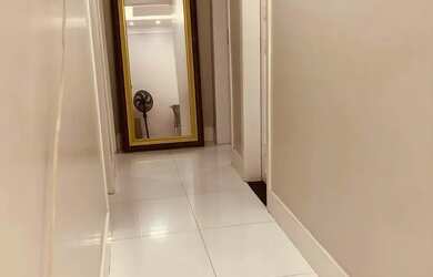 Imagem: O apartamento possui 3 Dormitórios, 1 Banheiro, 1 Vaga na garagem