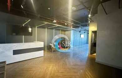 Imagem: O depósito possui 5 Vagas na garagem, 562m² de Área e está