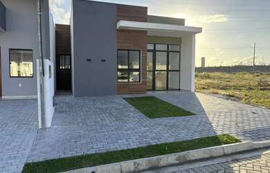 Imagem: A casa em condomínio possui 3 Dormitórios, 2 Banheiros, 2